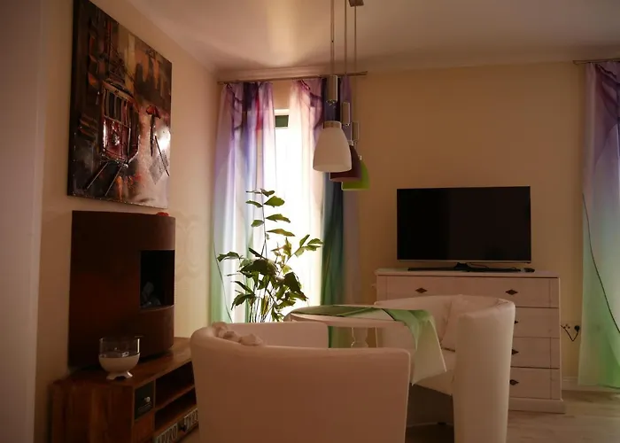 Ferienzimmer Weltenbummler,rheinsberg منزل للإقامة *