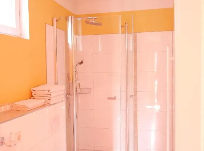 Ferienzimmer Weltenbummler,rheinsberg * راينزبرج